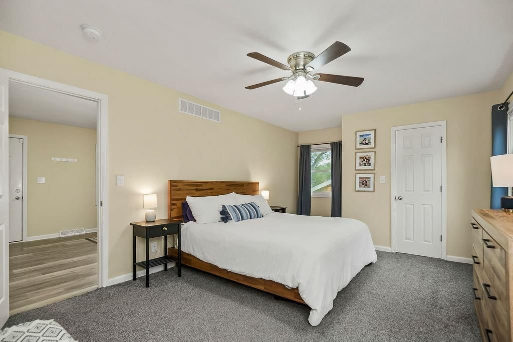 8111 Elizabeth Avenue — photo 11