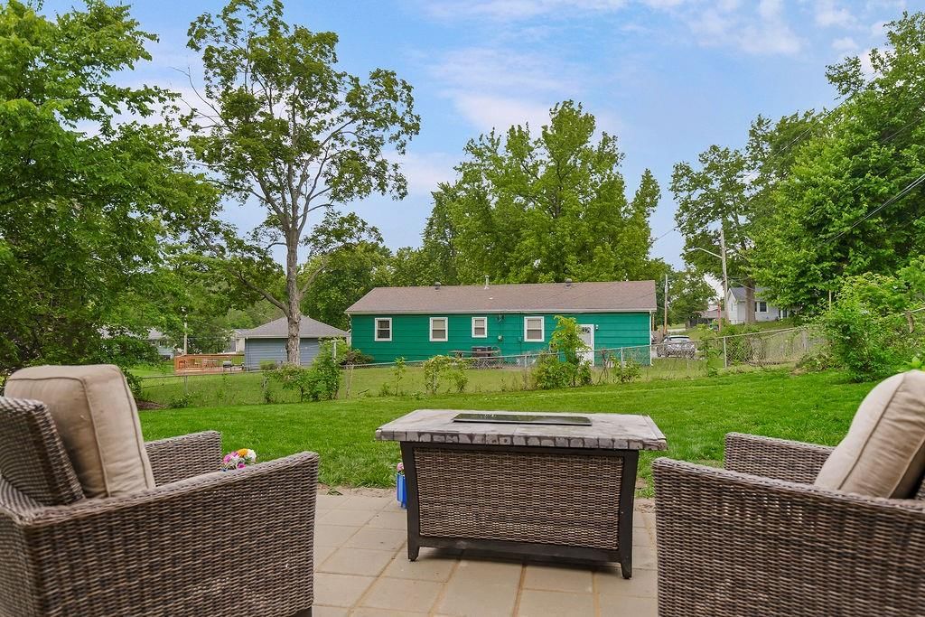 8111 Elizabeth Avenue — photo 26