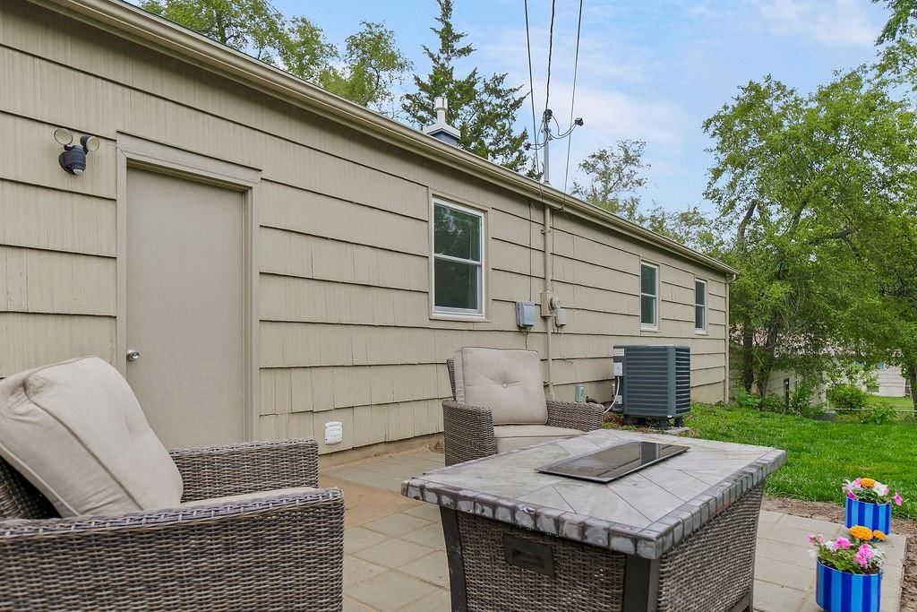 8111 Elizabeth Avenue — photo 27