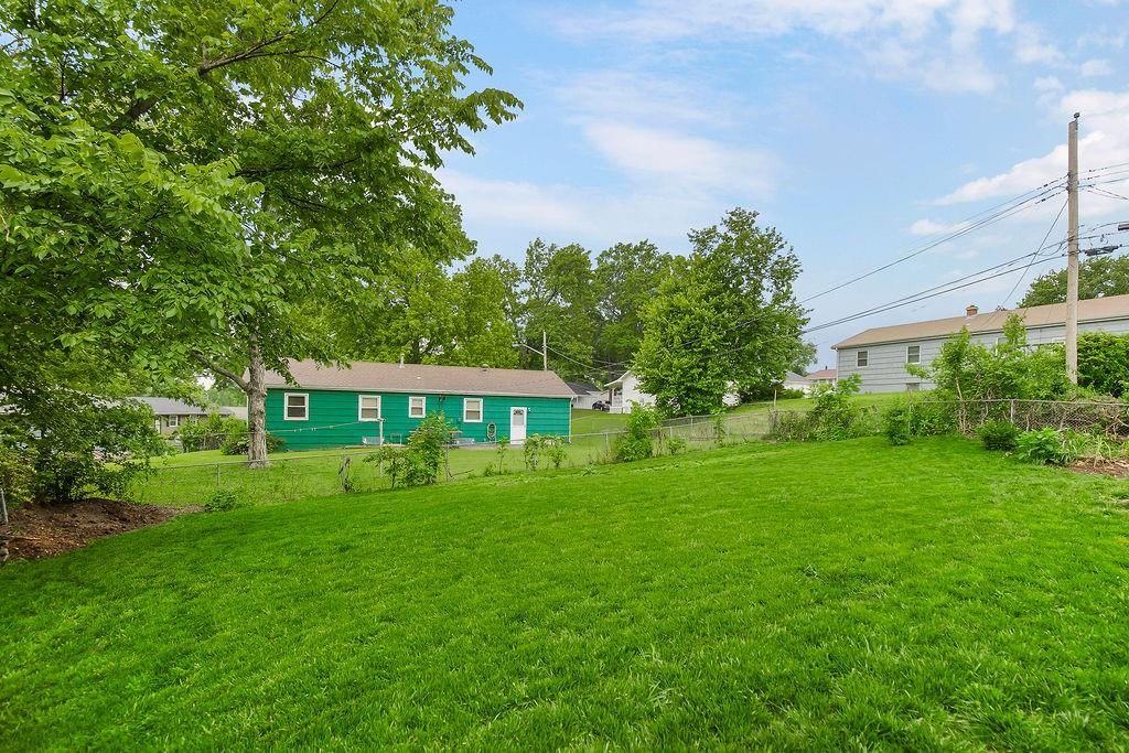 8111 Elizabeth Avenue — photo 30
