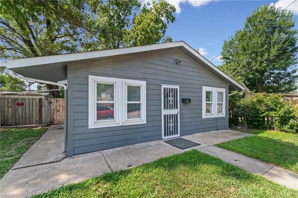 145 E Farmer Street — photo 3