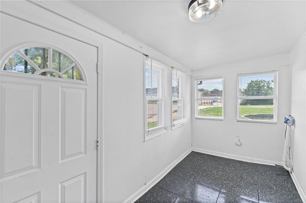 145 E Farmer Street — photo 4
