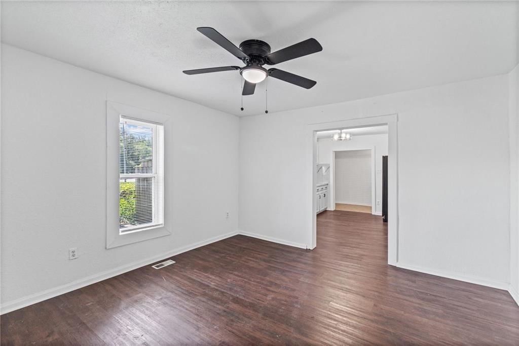 145 E Farmer Street — photo 6