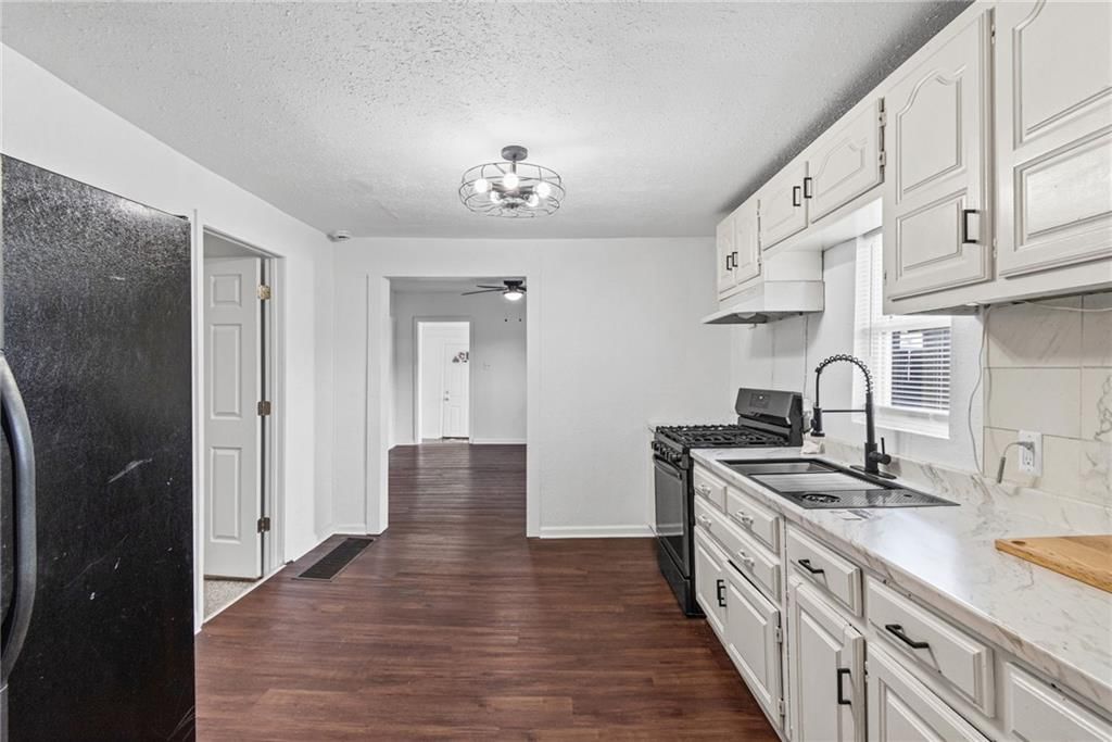 145 E Farmer Street — photo 8