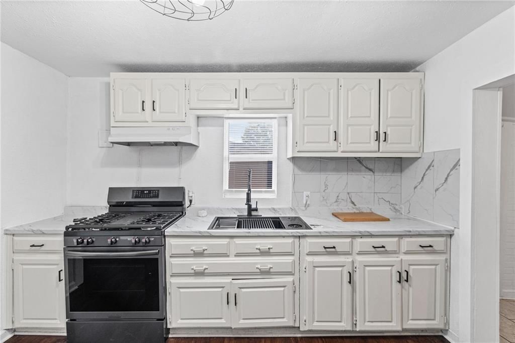 145 E Farmer Street — photo 9