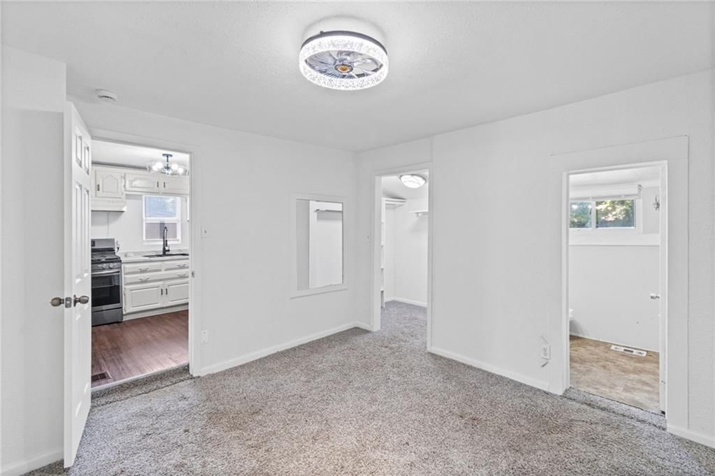 145 E Farmer Street — photo 12