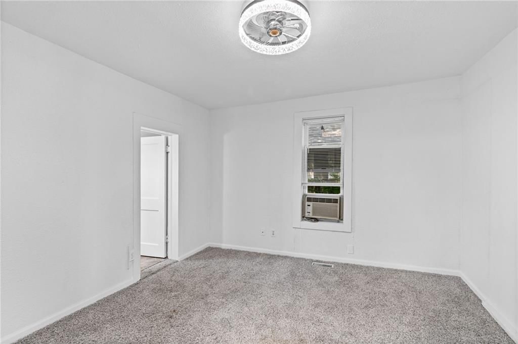 145 E Farmer Street — photo 13