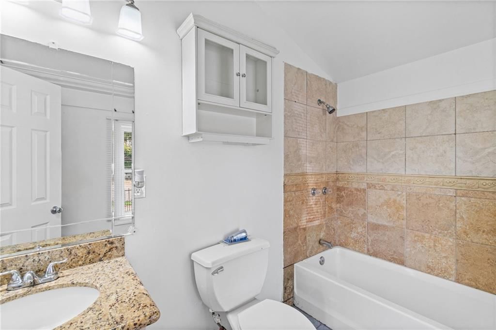 145 E Farmer Street — photo 14