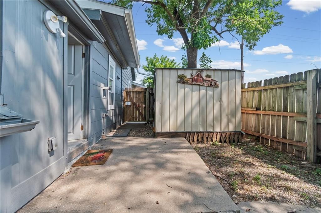 145 E Farmer Street — photo 21