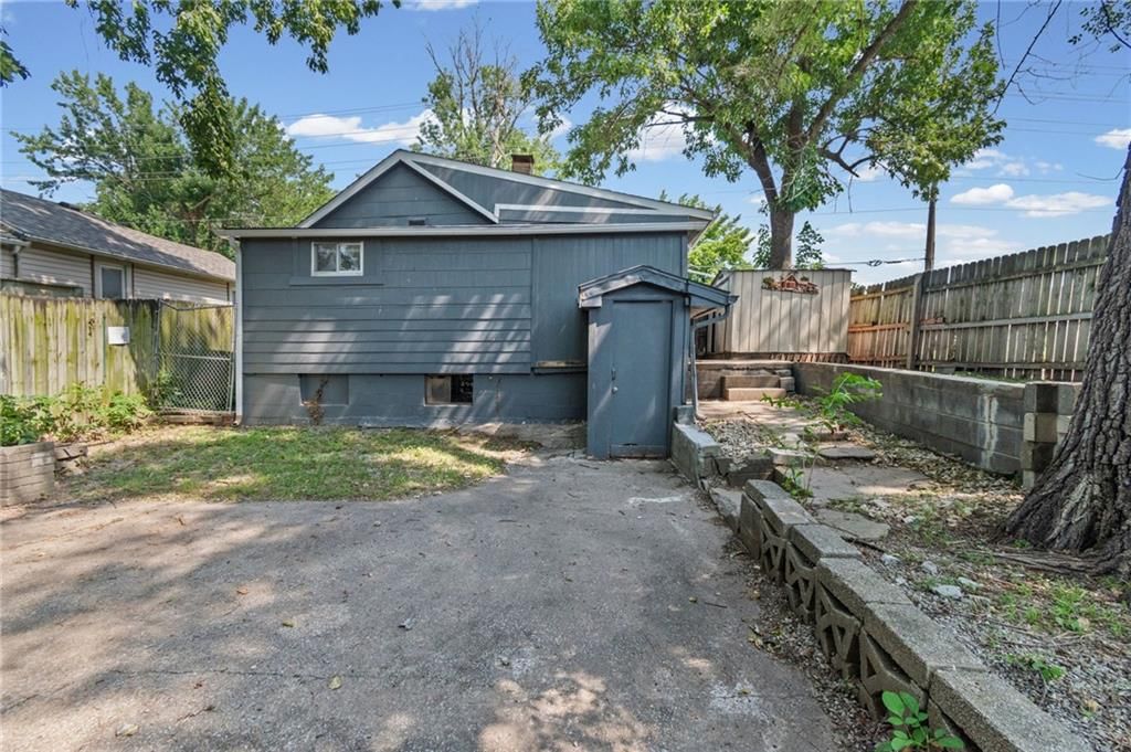 145 E Farmer Street — photo 24