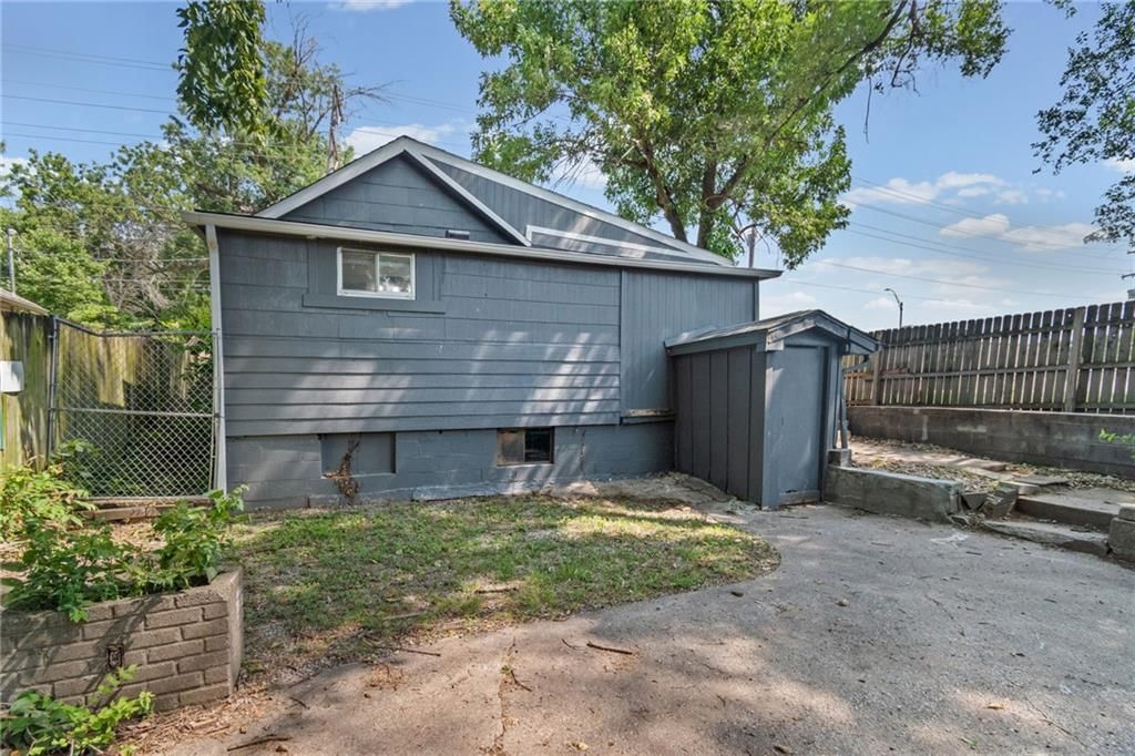 145 E Farmer Street — photo 25