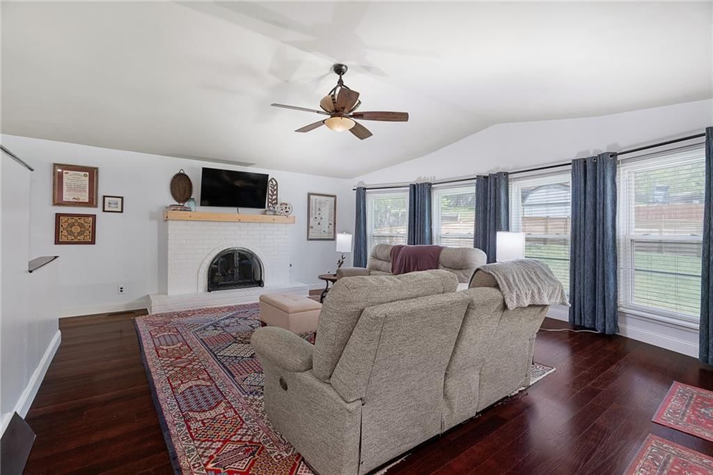 2127 S 15th Street — photo 10