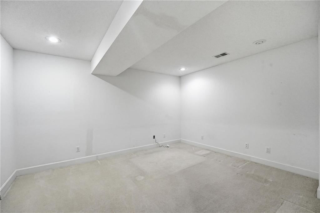 4142 NE Hampstead Drive — photo 34