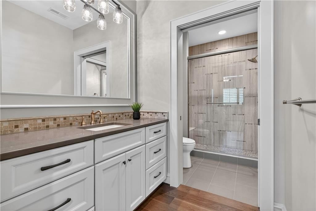 6009 W 137th Street — photo 33