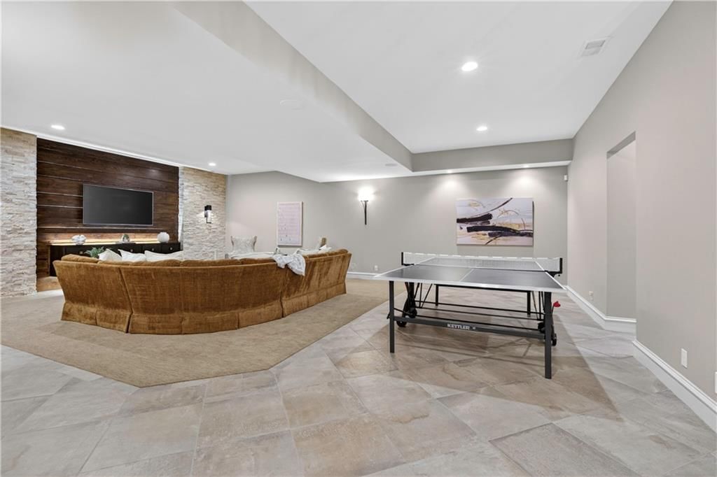6009 W 137th Street — photo 36