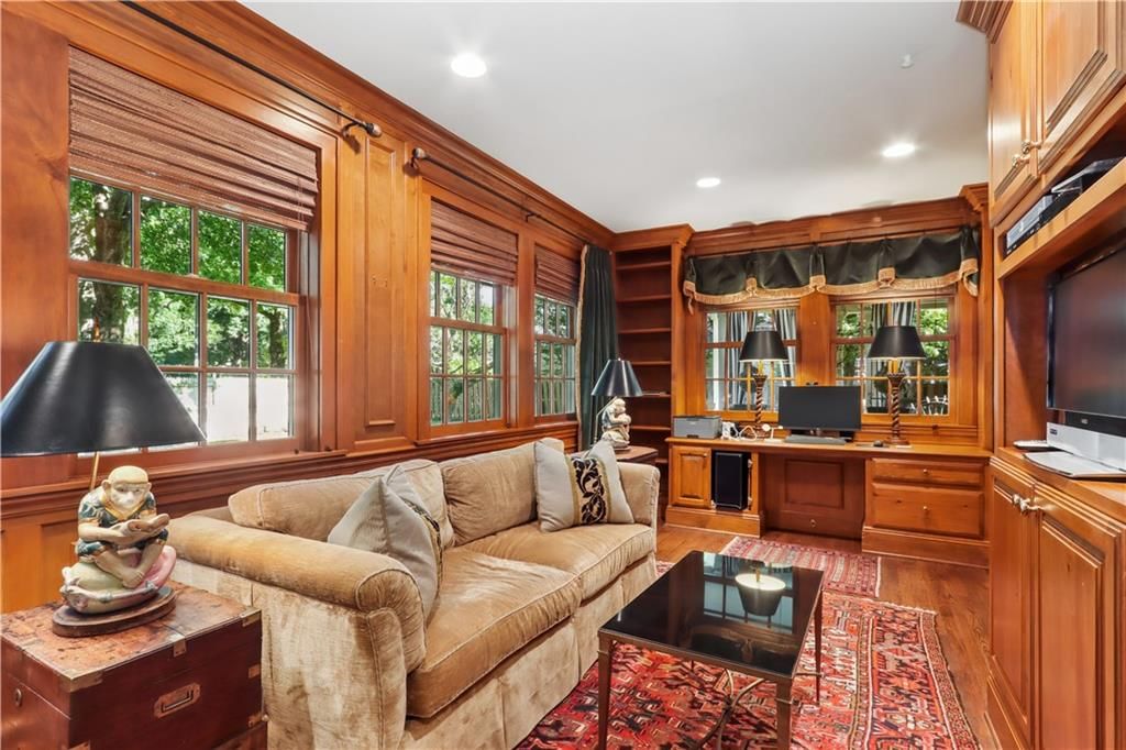 838 W 58th Street — photo 11