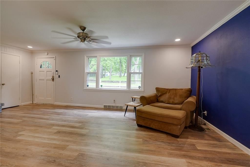 8527 Garfield Avenue — photo 12