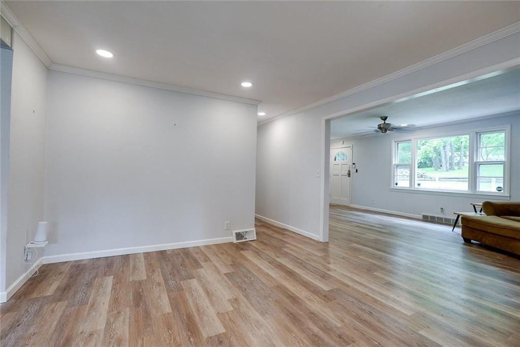 8527 Garfield Avenue — photo 14