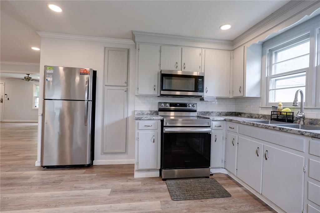 8527 Garfield Avenue — photo 17