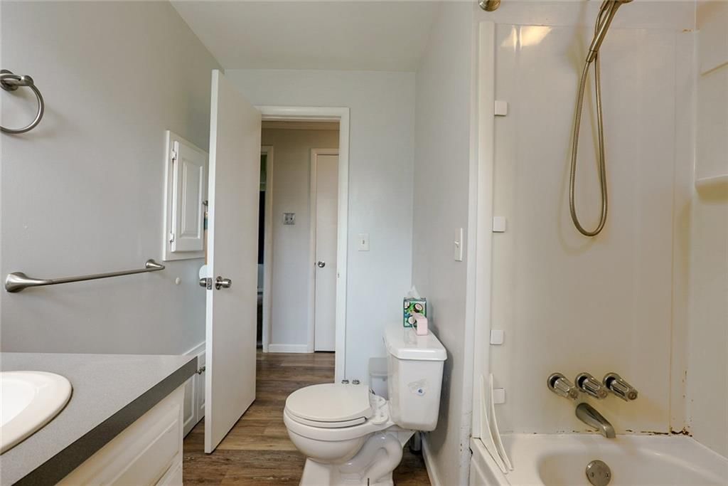 8527 Garfield Avenue — photo 32