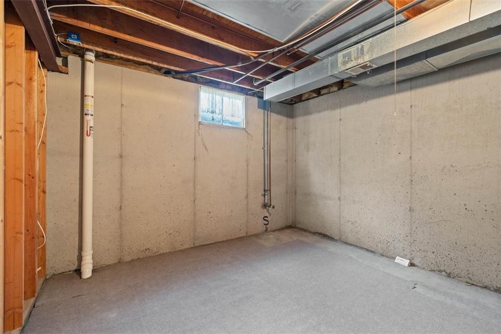 2112 NE Springbrook Street — photo 36