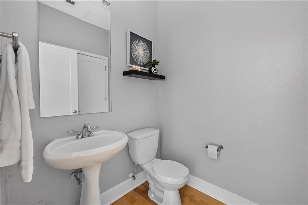 4521 Wornall Road — photo 13