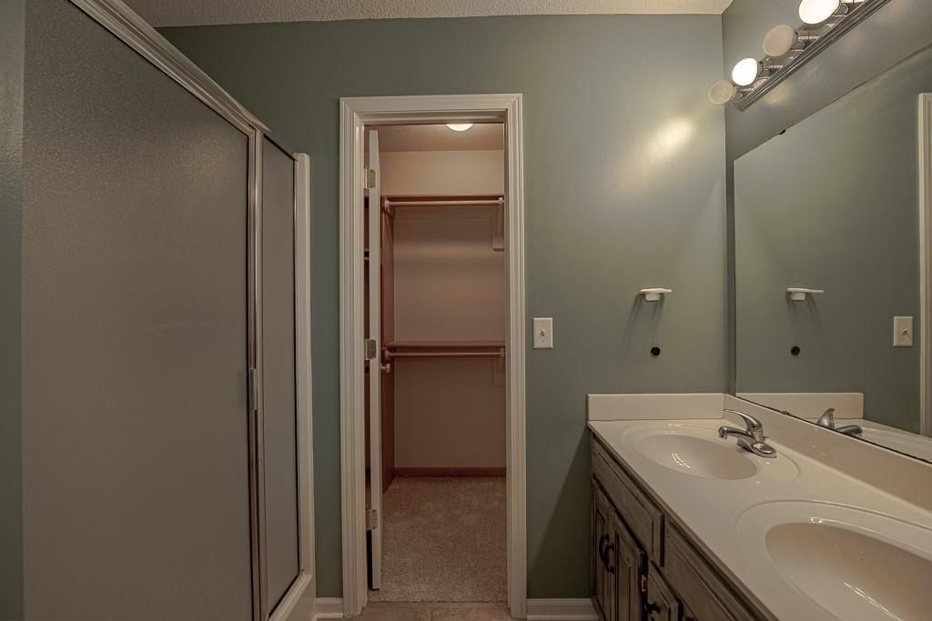 19507 E Woodsbury Road — photo 43