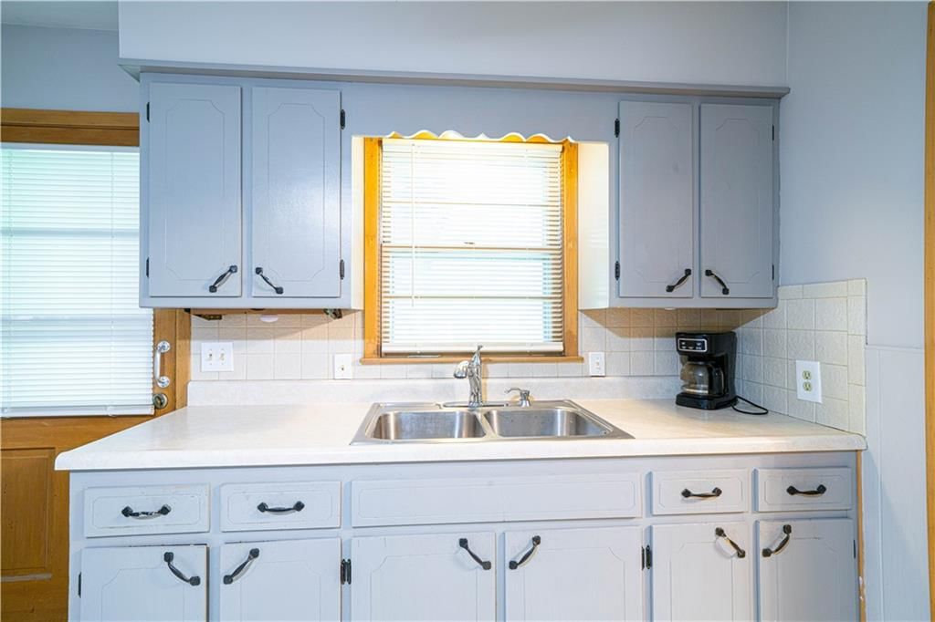 1512 Safari Drive — photo 10