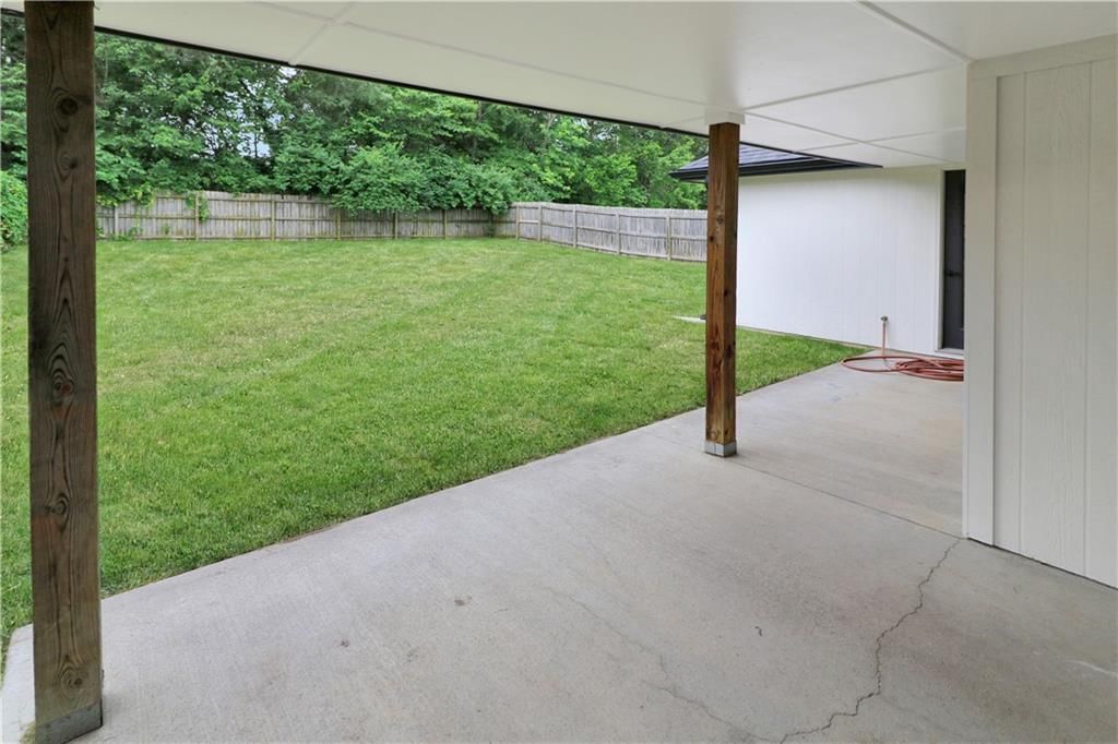 944 E Market Street — photo 7
