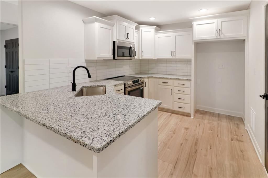 944 E Market Street — photo 9