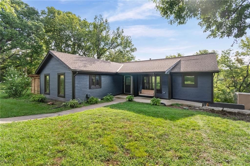 9051 HILLVIEW Drive — photo 2