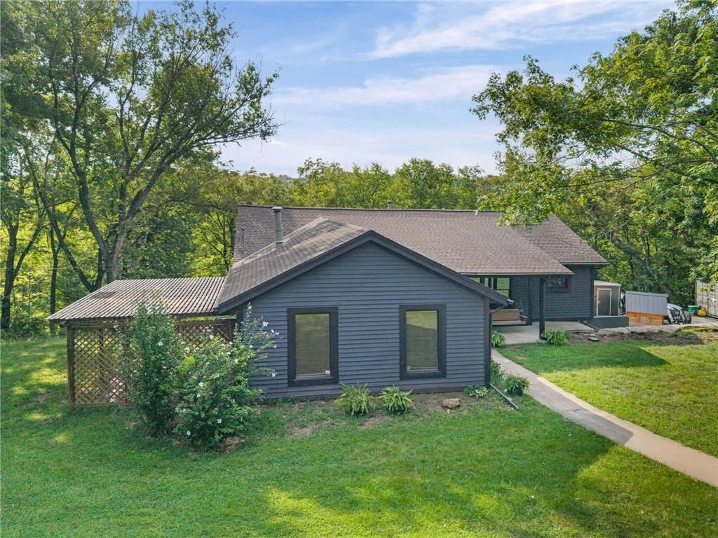 9051 HILLVIEW Drive — photo 4