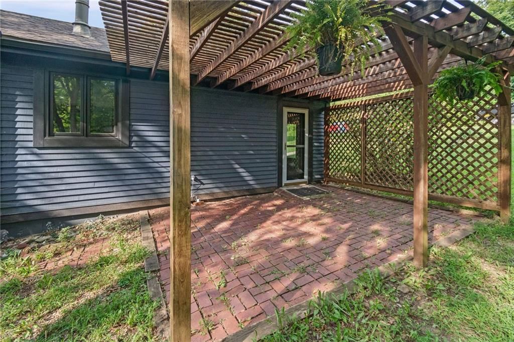 9051 HILLVIEW Drive — photo 6