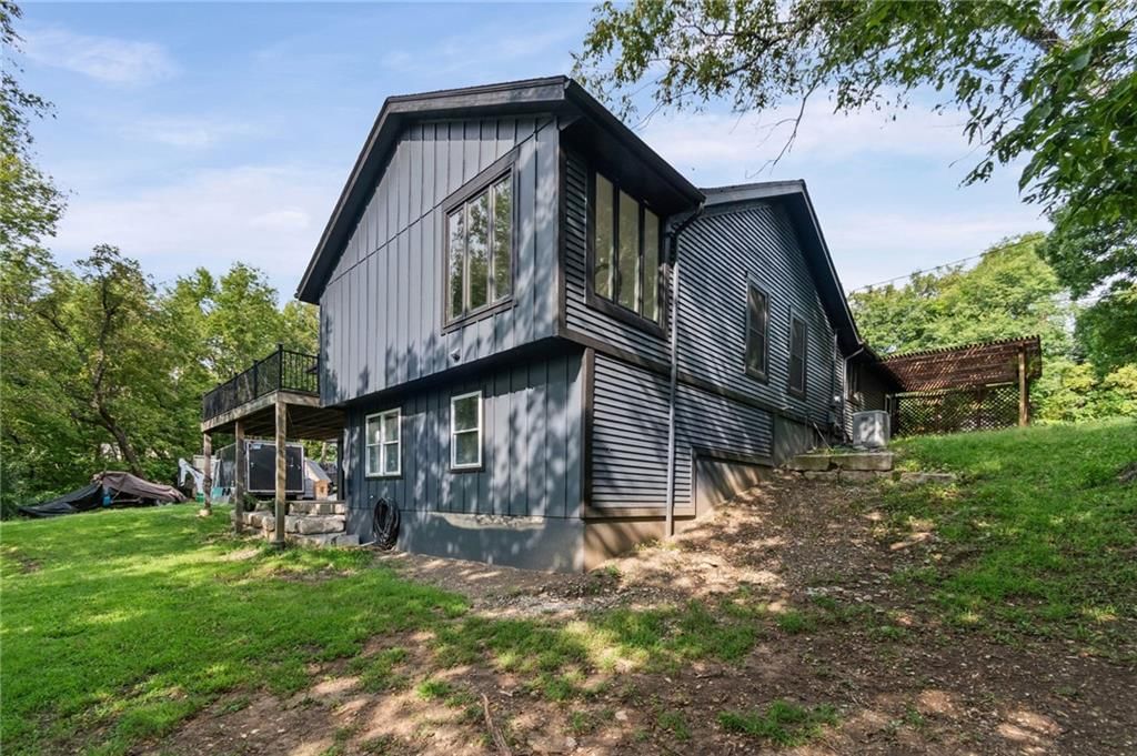 9051 HILLVIEW Drive — photo 7