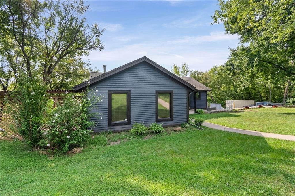 9051 HILLVIEW Drive — photo 9