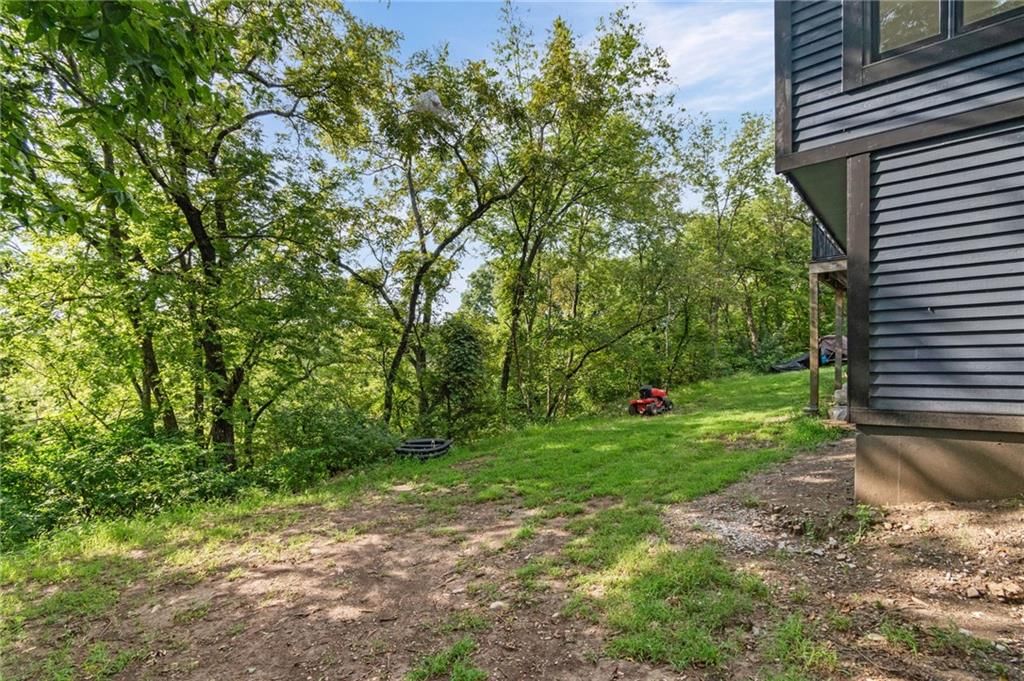 9051 HILLVIEW Drive — photo 11