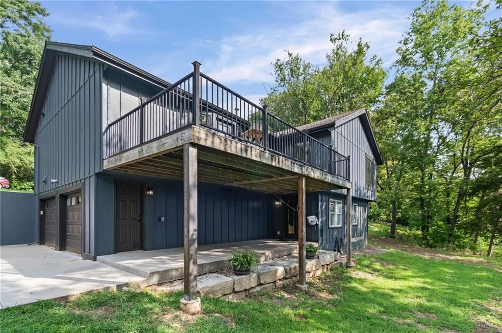 9051 HILLVIEW Drive — photo 12