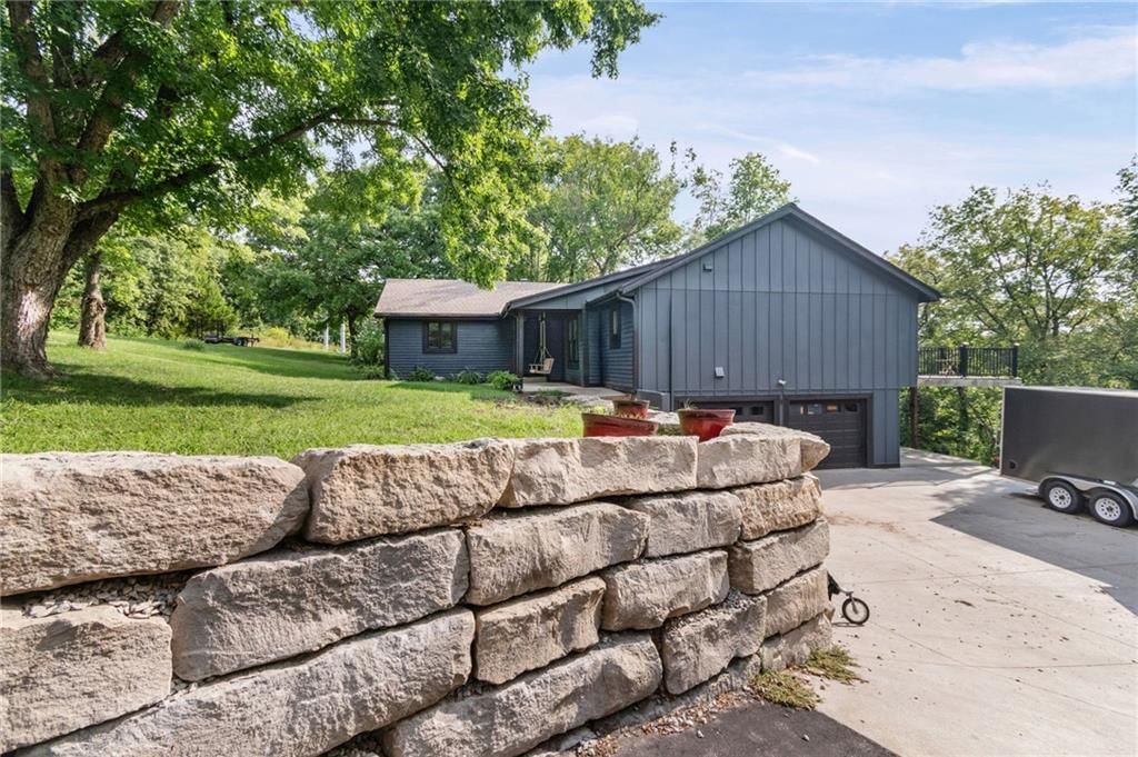 9051 HILLVIEW Drive — photo 14