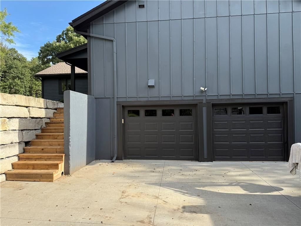 9051 HILLVIEW Drive — photo 46