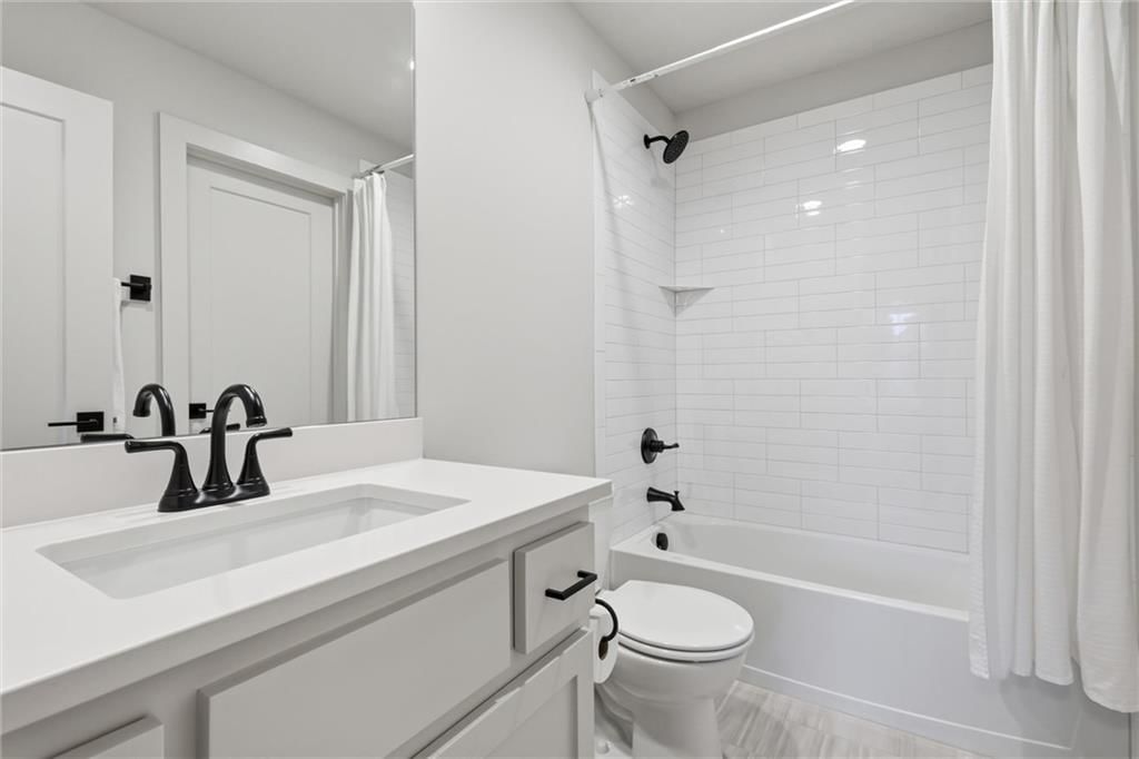 17732 Eby Street — photo 39