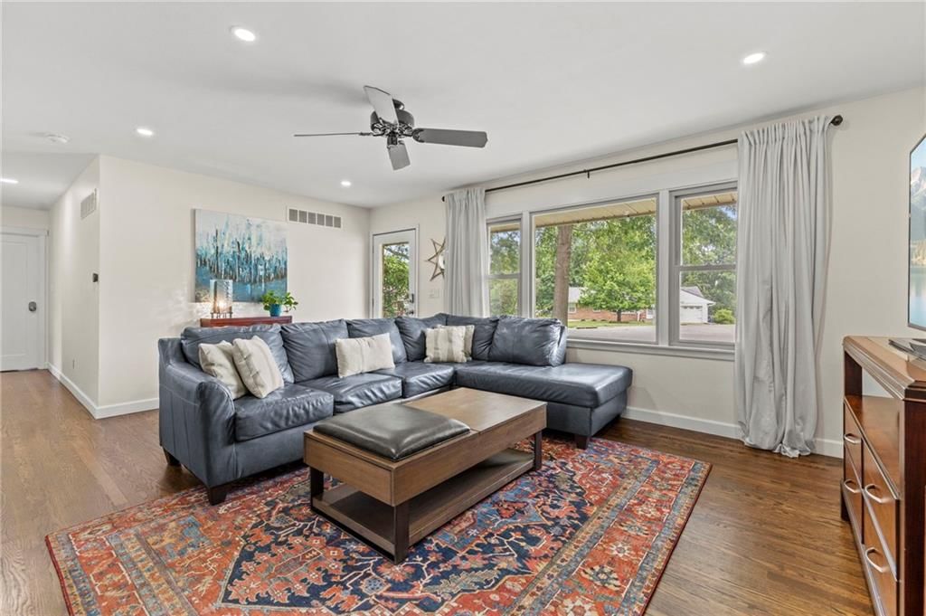 109 NW 64th Terrace — photo 4