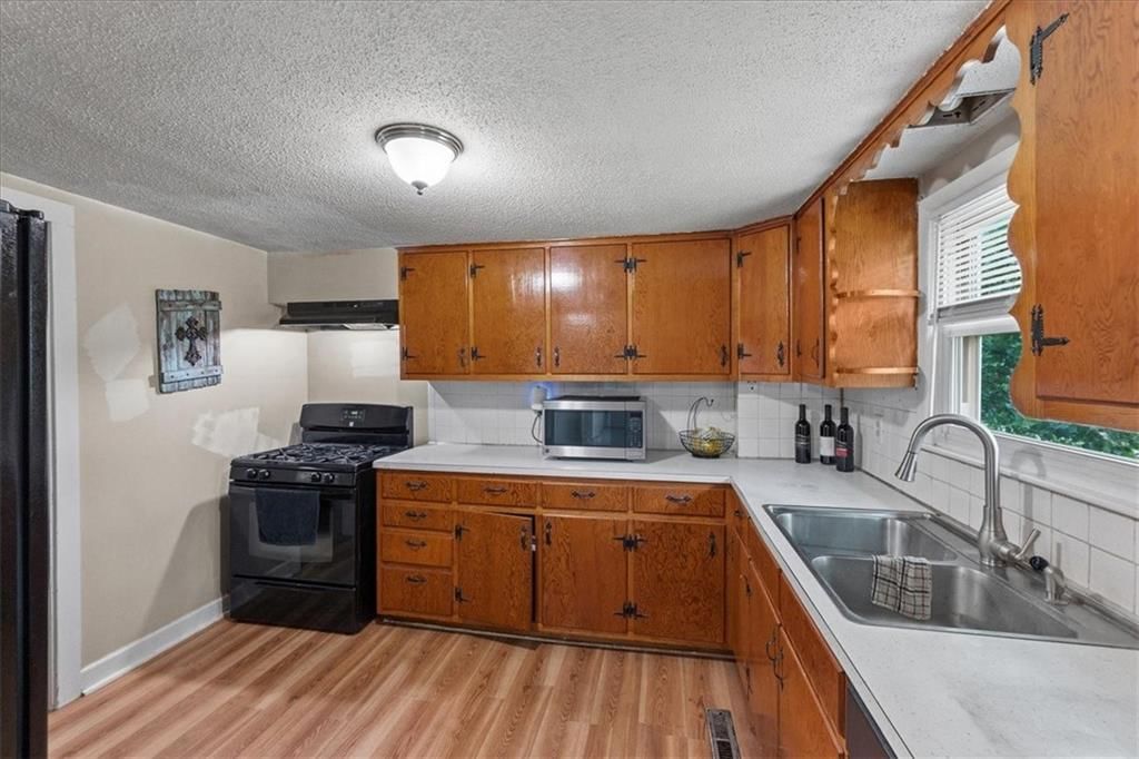 7337 Barnes Drive — photo 5