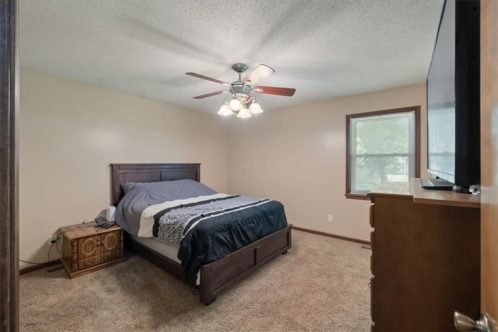 15629 Klamm Street — photo 13