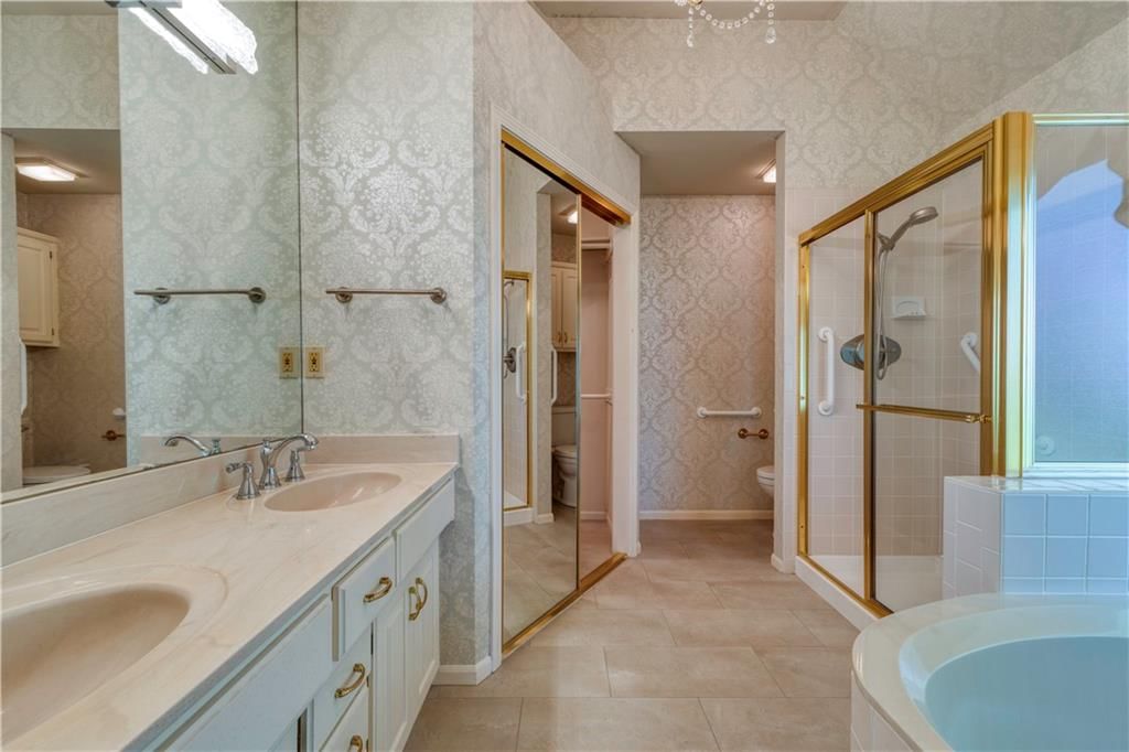 7809 W 117TH Terrace — photo 16