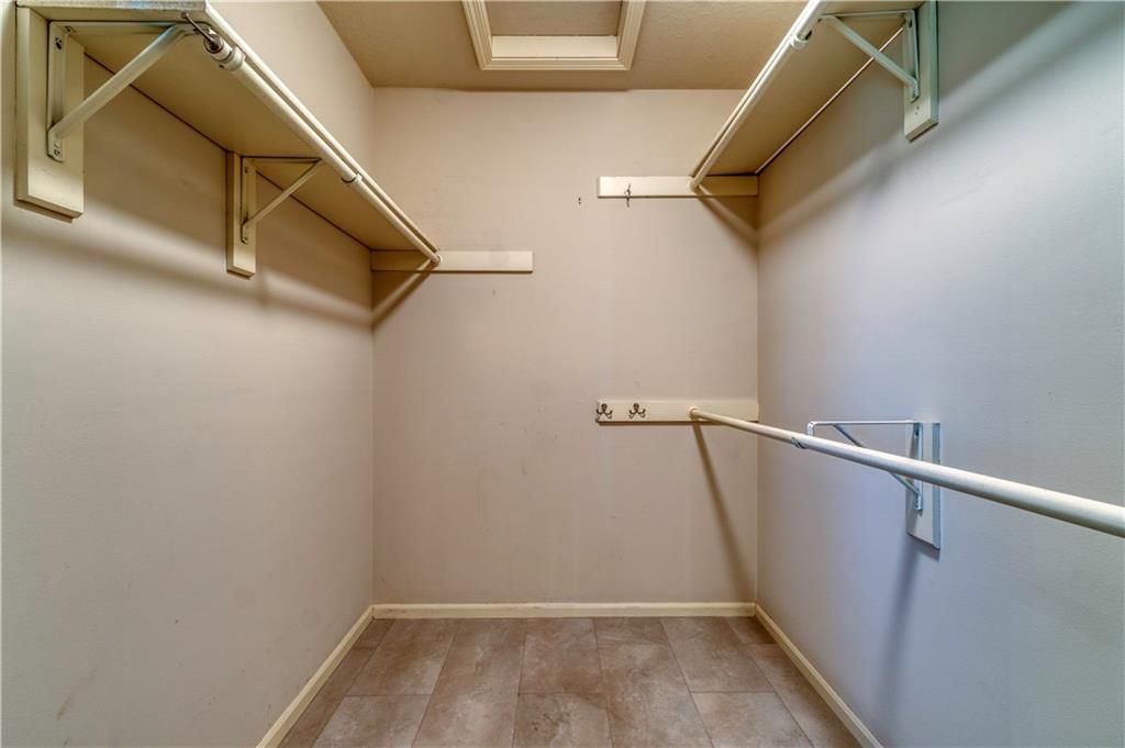 7809 W 117TH Terrace — photo 17
