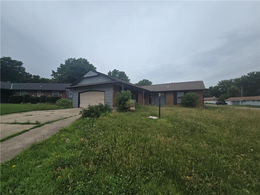8700 Ford Avenue — photo 1