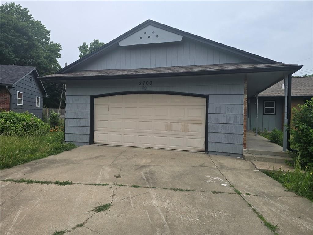 8700 Ford Avenue — photo 2