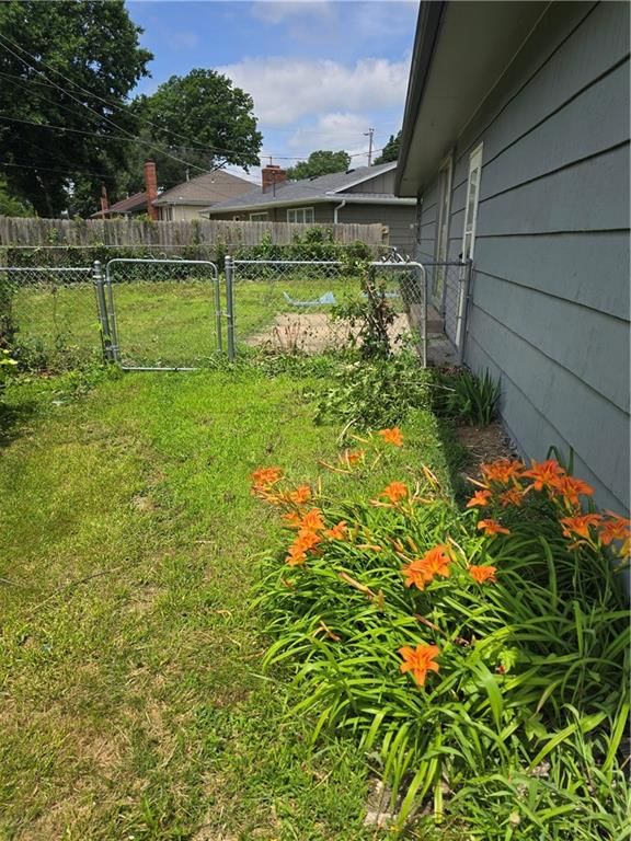 8700 Ford Avenue — photo 17