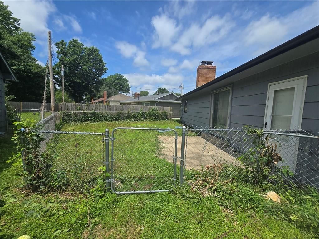 8700 Ford Avenue — photo 22