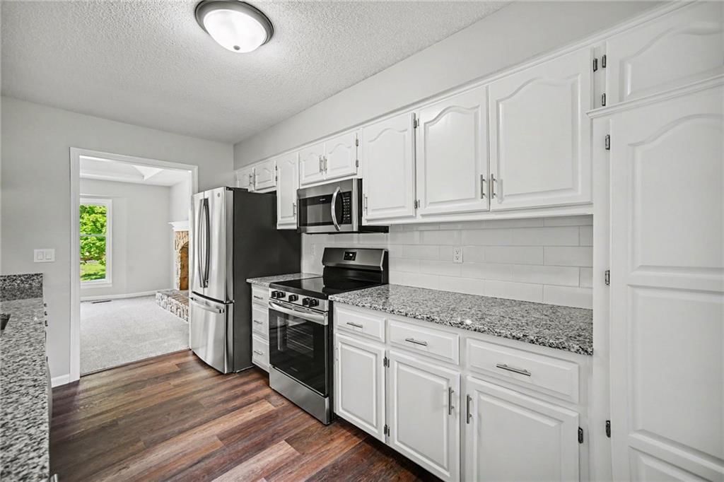 8611 N Virginia Avenue — photo 9